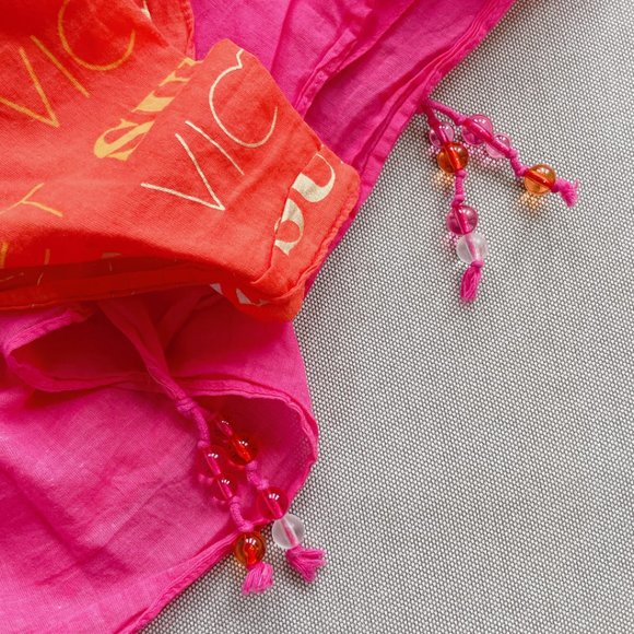 99% NEW VICTORIAS SECERT SCARF - Picture 4 of 7